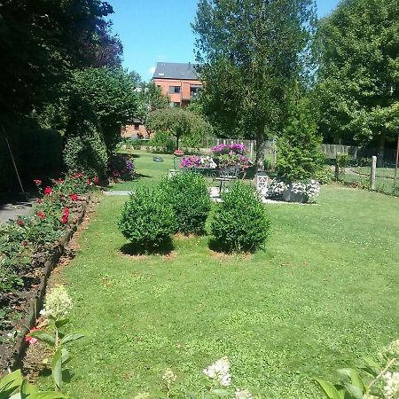 B&B Au Jardin Fleuri Marche-en-Famenne Εξωτερικό φωτογραφία