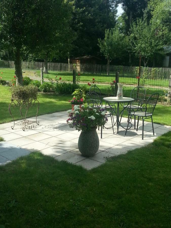 B&B Au Jardin Fleuri Marche-en-Famenne Εξωτερικό φωτογραφία
