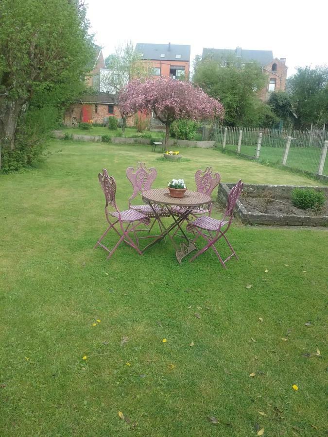 B&B Au Jardin Fleuri Marche-en-Famenne Εξωτερικό φωτογραφία