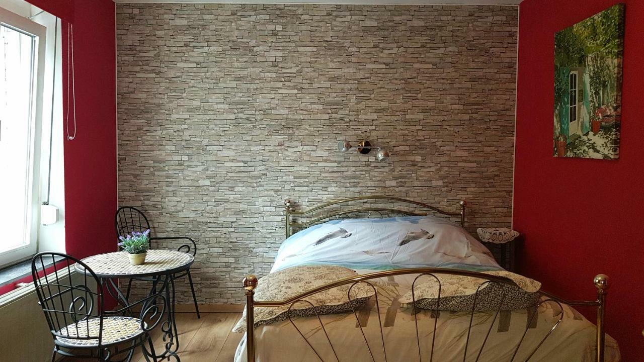 B&B Au Jardin Fleuri Marche-en-Famenne Εξωτερικό φωτογραφία